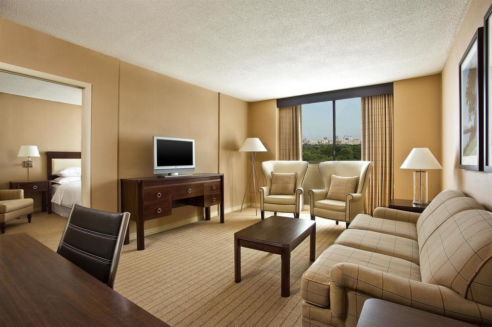 Le Meridien St. Louis Hotel 4*